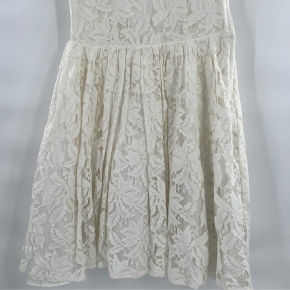 ModCloth Geode white lace dress dress with collar and no sleeves size M - Picture 4 of 11